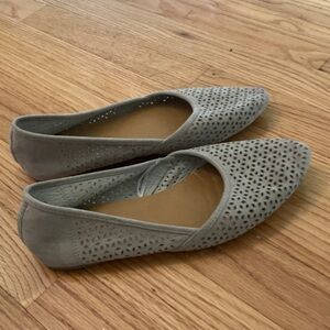 Elegant Gray Women's Flats